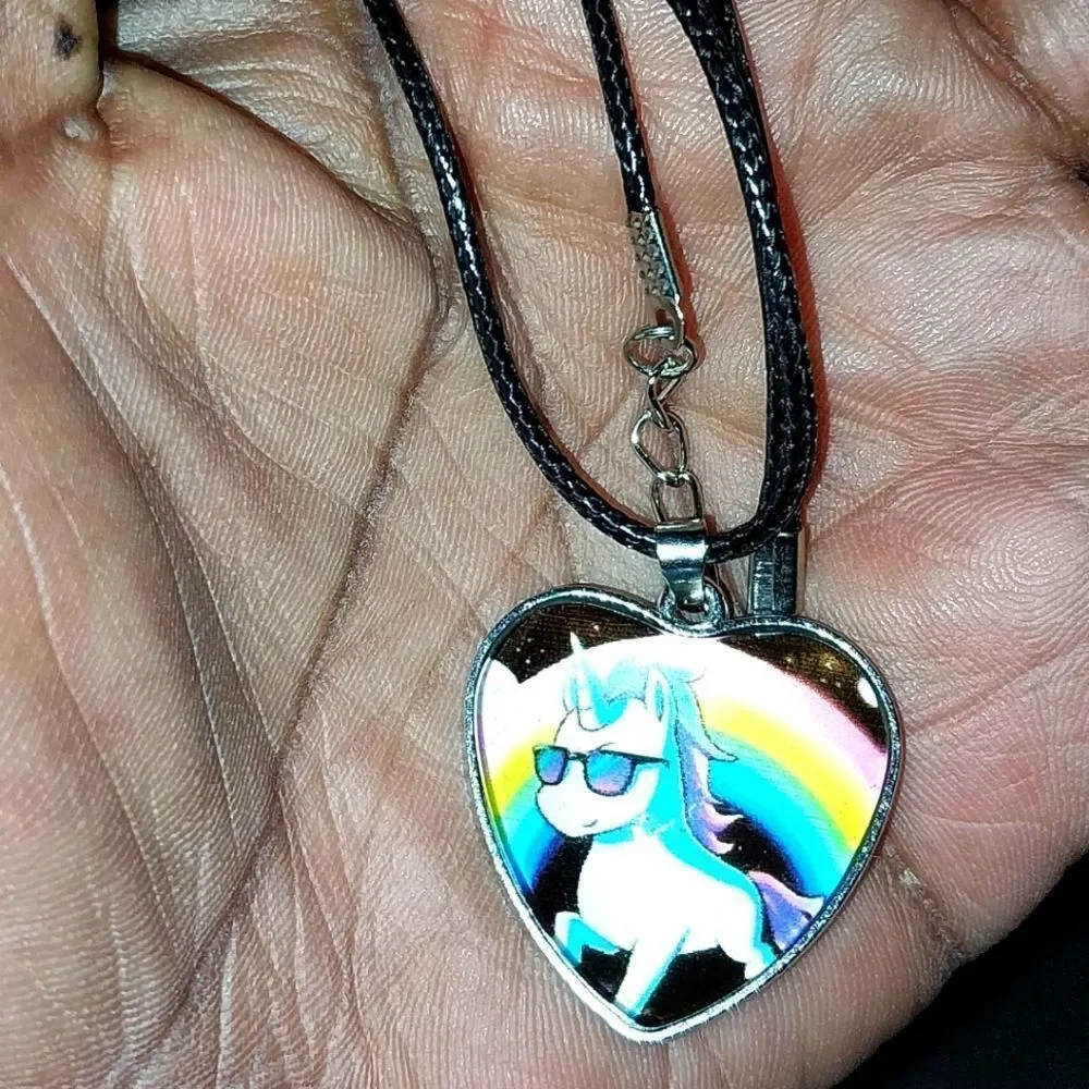 Cute girls Unicorn Necklace - Picture 4 of 5